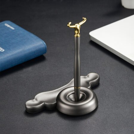 Floating Magnetic Desk Pen – Premium Executive Focus Tool